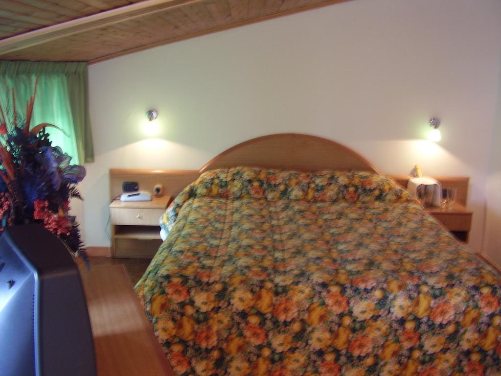Hotel La Fattoria Camigliatello Silano Chambre photo